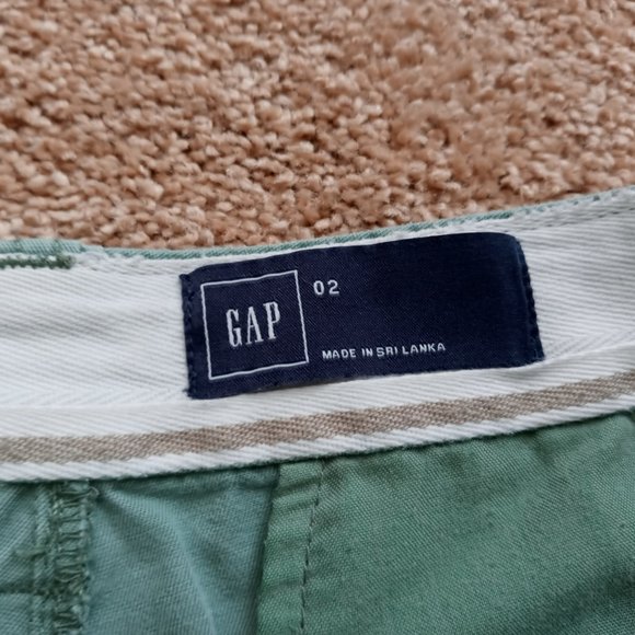GAP Shorts - Picture 5 of 6